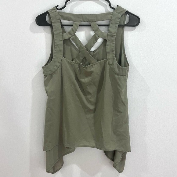 Olive green cut out back flowy tank size medium - Picture 5 of 9
